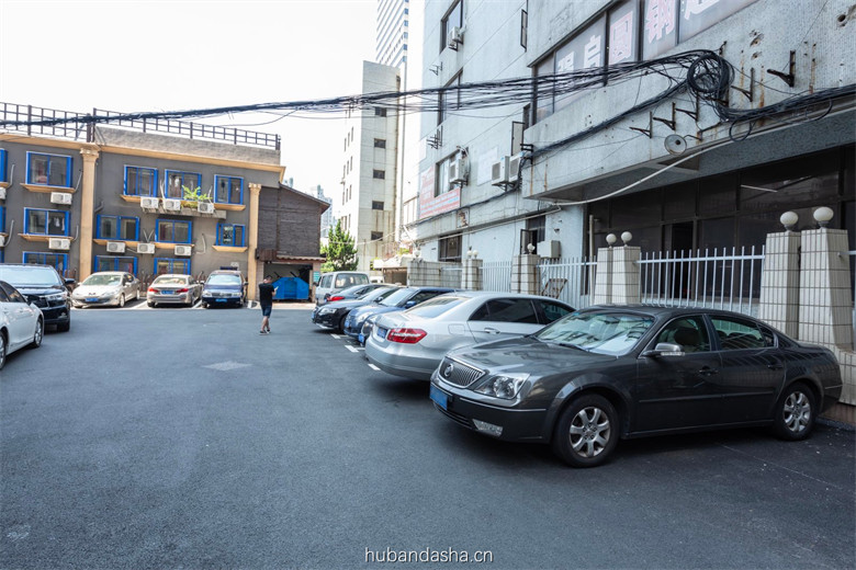 地上停车位